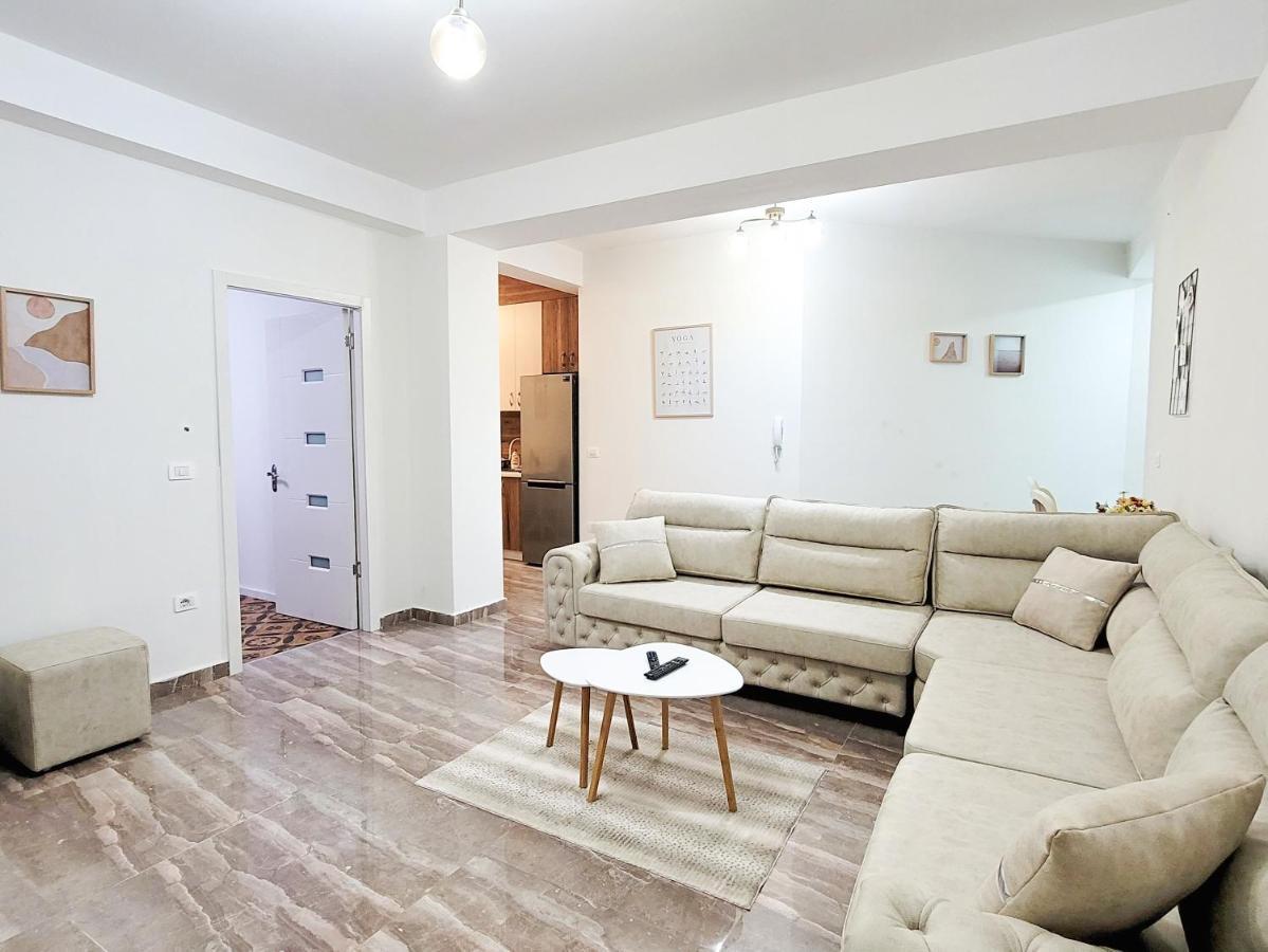 One-Bedroom Gem By The Square Tirana Exterior photo